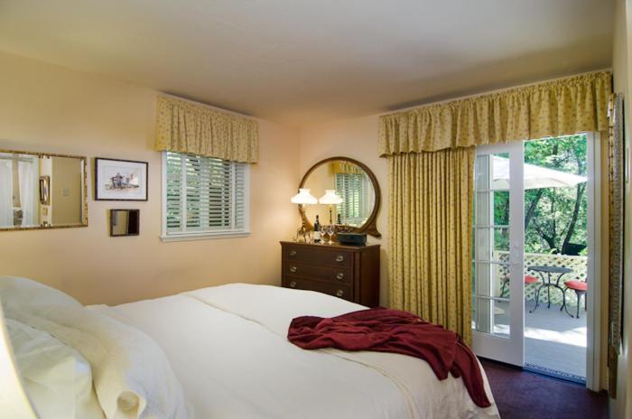 ホテル Madrona Manor ヒールズバーグ エクステリア 写真