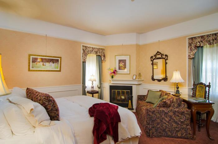 ホテル Madrona Manor ヒールズバーグ エクステリア 写真