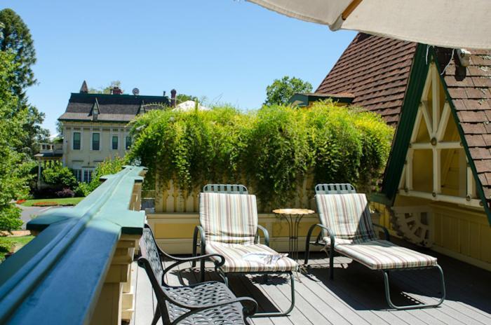 ホテル Madrona Manor ヒールズバーグ エクステリア 写真