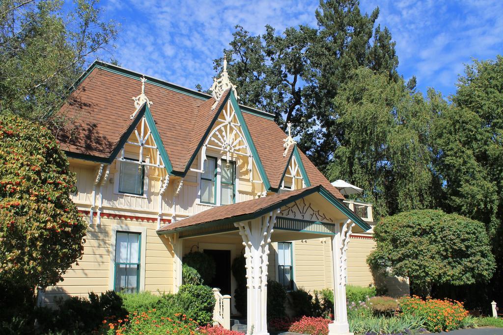 ホテル Madrona Manor ヒールズバーグ エクステリア 写真