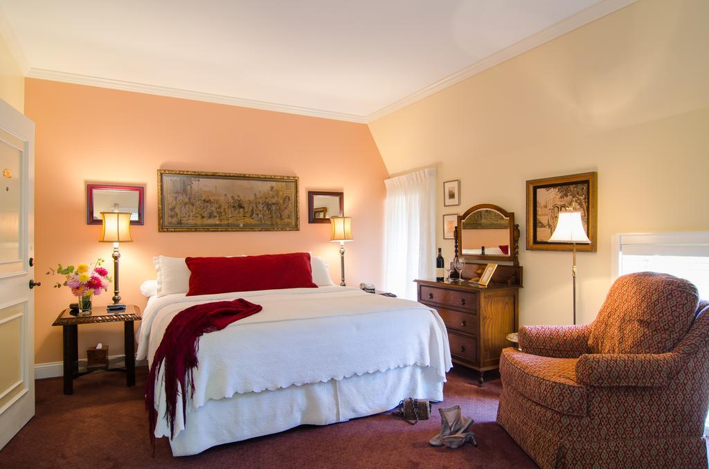 ホテル Madrona Manor ヒールズバーグ エクステリア 写真