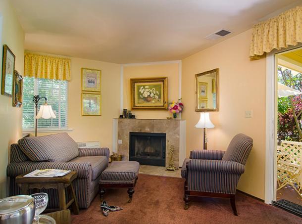 ホテル Madrona Manor ヒールズバーグ エクステリア 写真