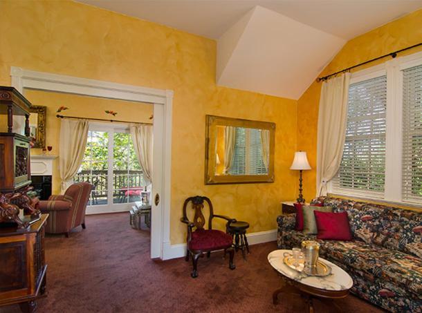 ホテル Madrona Manor ヒールズバーグ エクステリア 写真