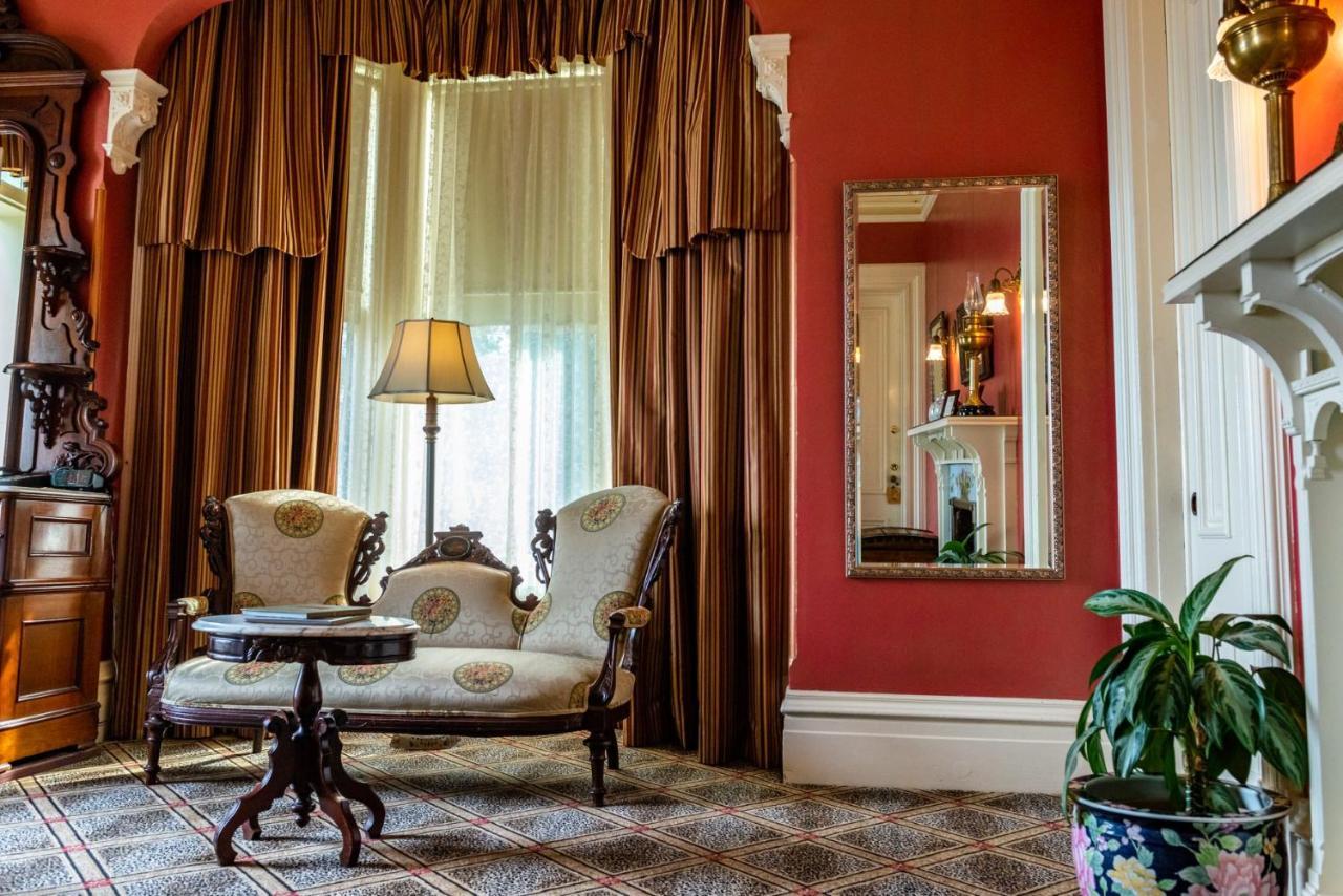 ホテル Madrona Manor ヒールズバーグ エクステリア 写真